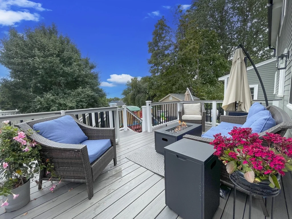 4 Pine Crest Rd, Braintree