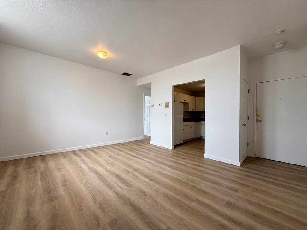 6 S Washington St, North Attleboro