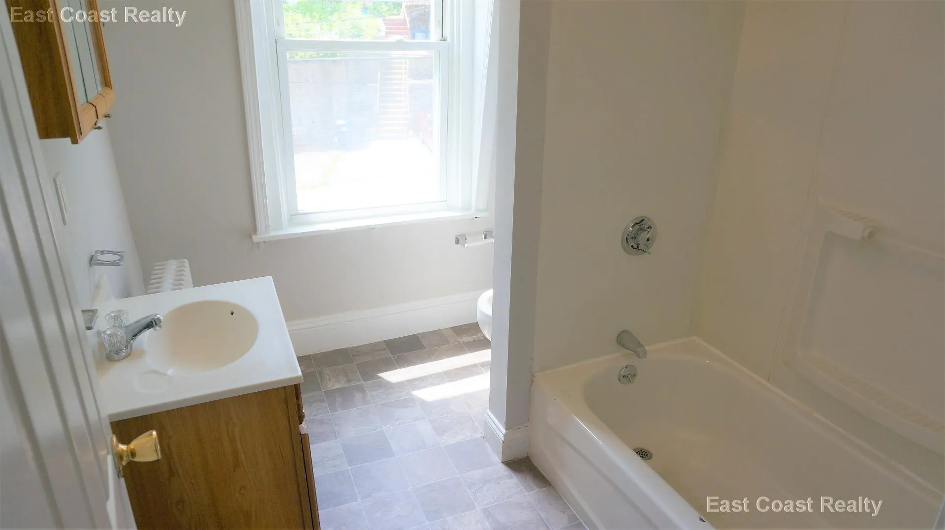 172 Bigelow St, Oak Square