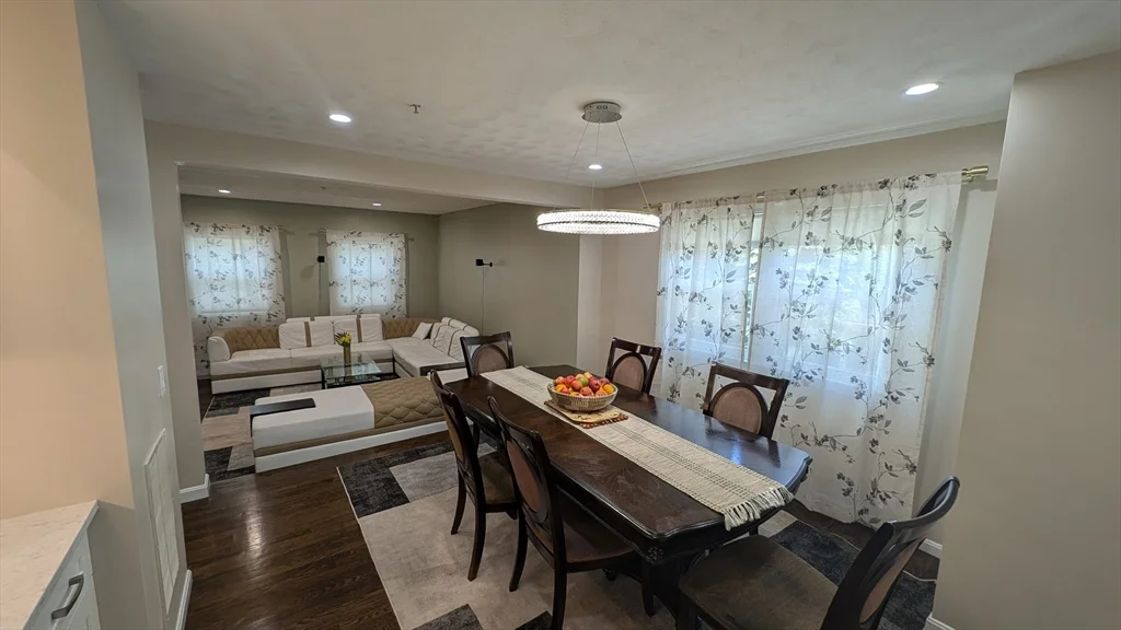 20 Winterberry Way, Bedford