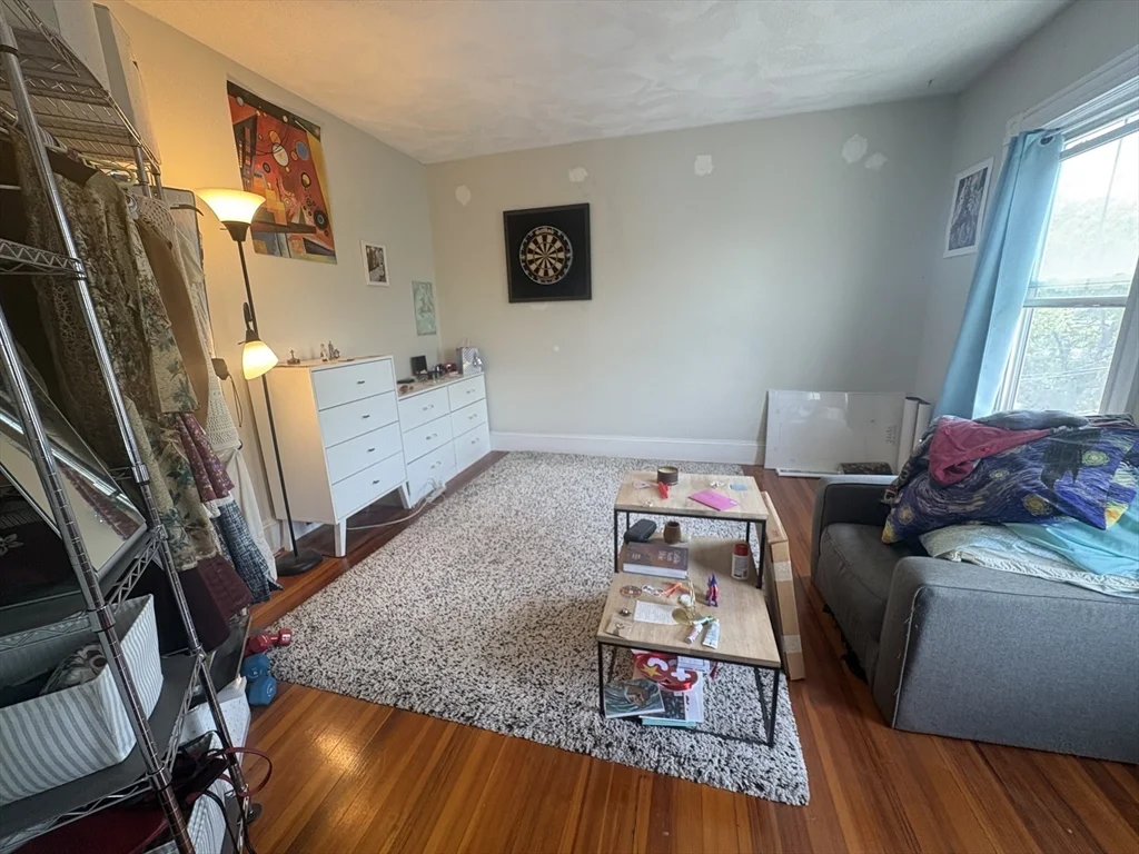 73 Marlboro St, Belmont