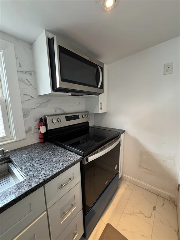16 Homestead Ave, Quincy