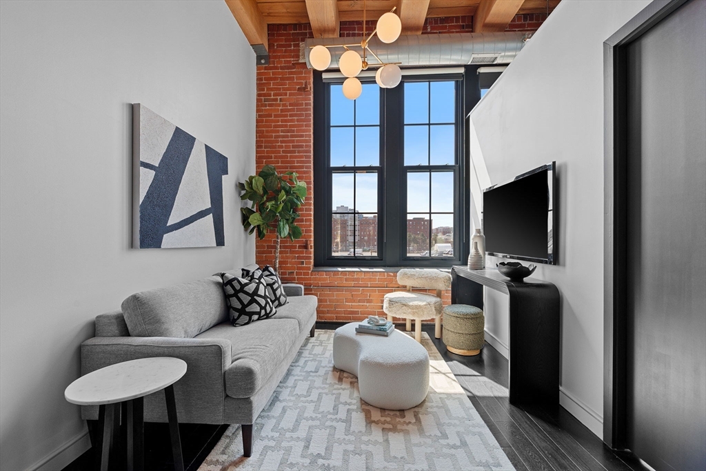 319 A St, South Boston