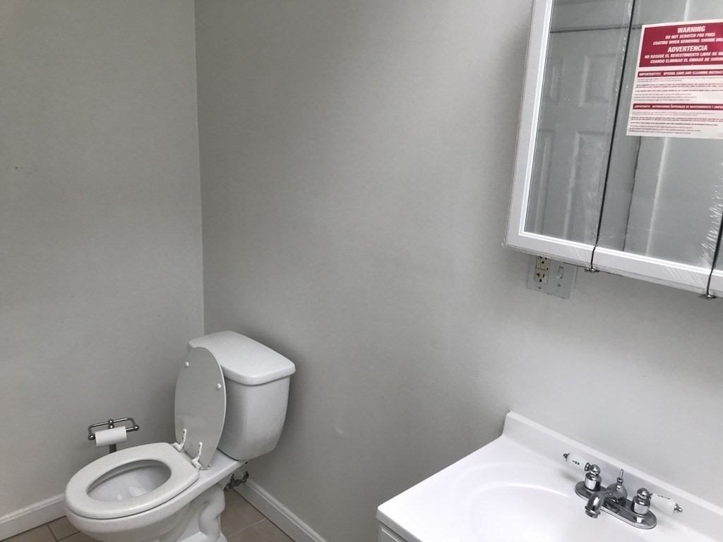 2 bed, 1 bath apartment for rent at 16 Creighton St Unit 3, Jamaica Plain — photo 11 of 13