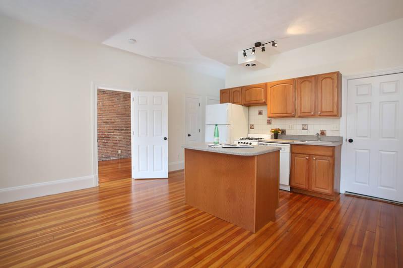 1 bed, 1 bath apartment for rent at 16 Hancock St Unit 3R, Beacon Hill — photo 4 of 11