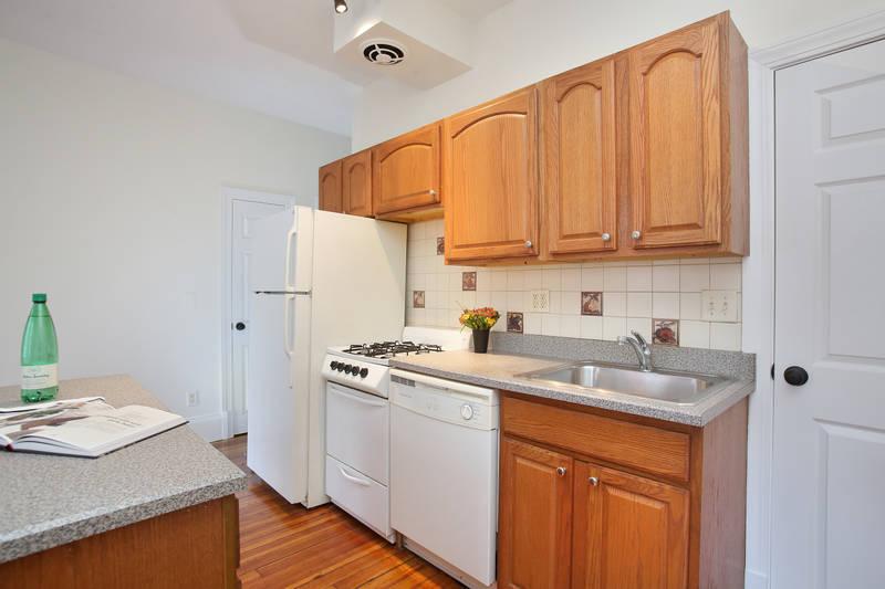1 bed, 1 bath apartment for rent at 16 Hancock St Unit 3R, Beacon Hill — photo 5 of 11