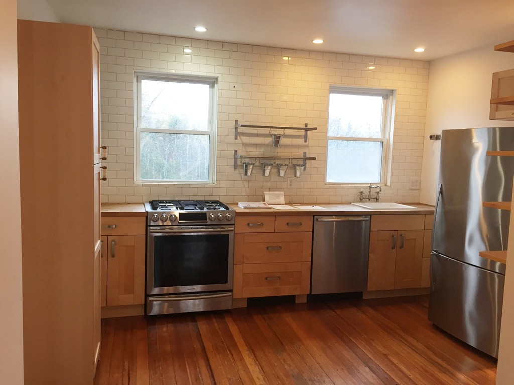 2 bed, 1 bath apartment for rent at 16 Magnolia Ave Unit 3, Mid Cambridge — photo 2 of 11
