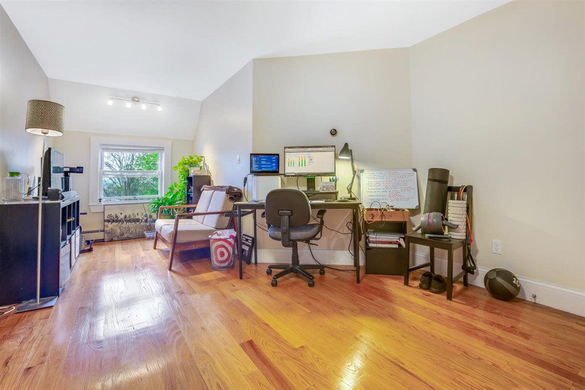 3 bed, 1 bath apartment for rent at 21 Monastery Rd Unit 1, Brighton — photo 14 of 23