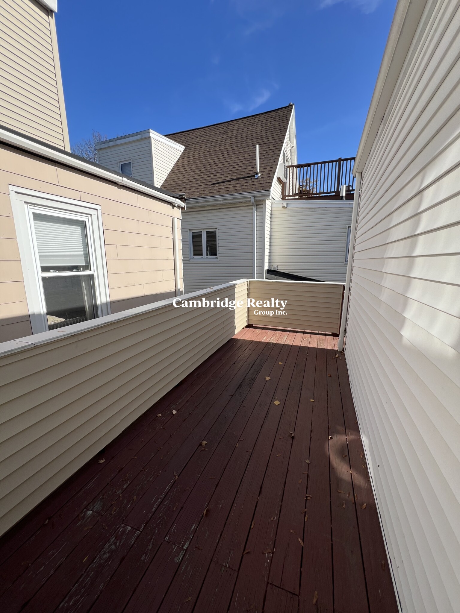 215 Cedar St, Powder House Square