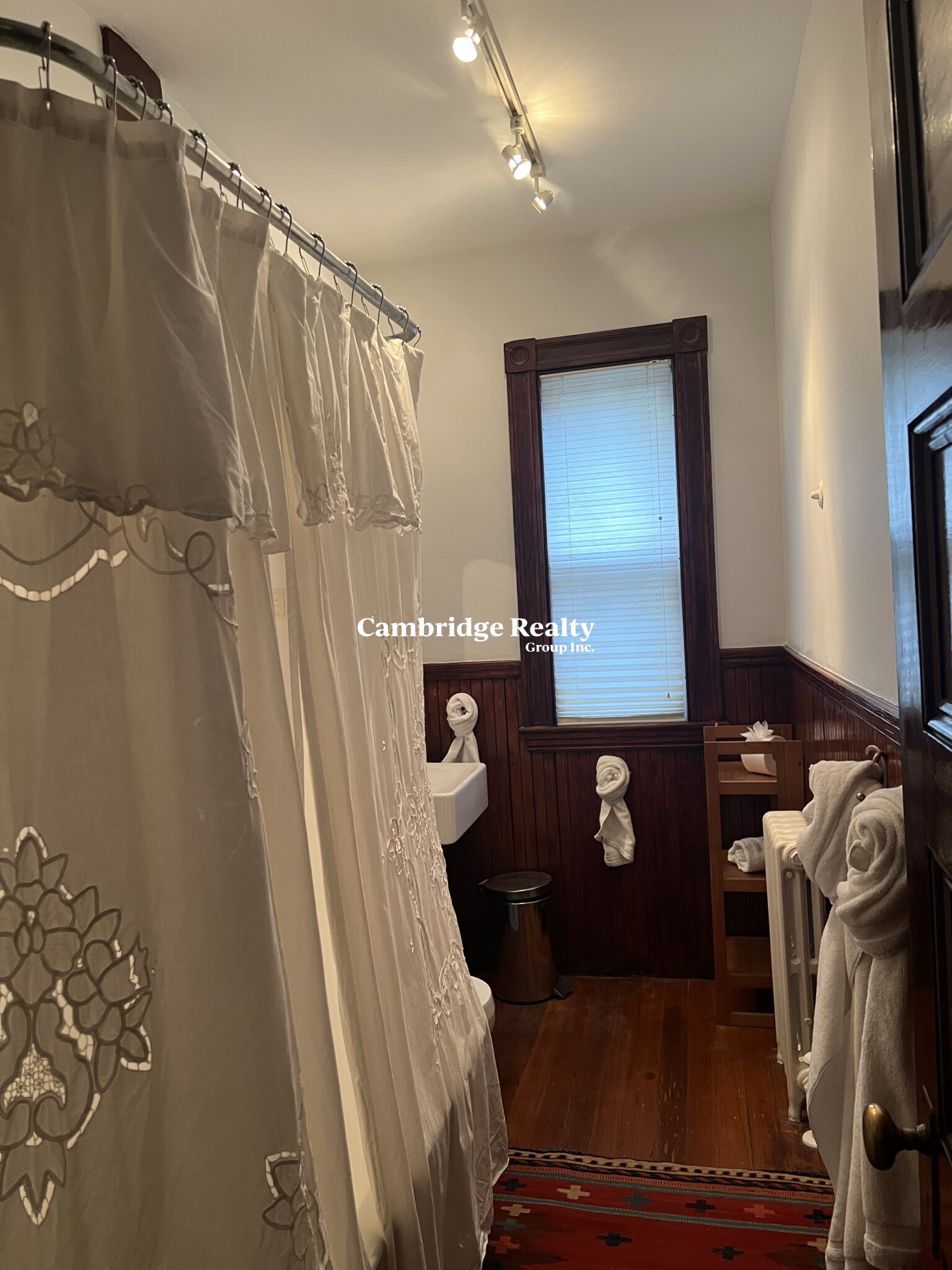 2.5 bed, 1.5 bath apartment for rent at 119 Antrim St Unit , Mid Cambridge — photo 16 of 27