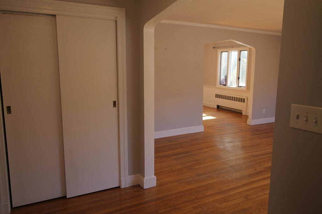 4 bed, 1 bath apartment for rent at 16 Caltha Rd Unit 9, Brighton