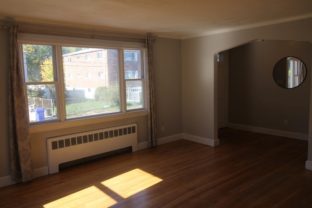 4 bed, 1 bath apartment for rent at 16 Caltha Rd Unit 9, Brighton — photo 5 of 5
