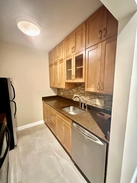 2 bed, 1 bath apartment for rent at 19 Wiget St Unit 104, North End — photo 16 of 17