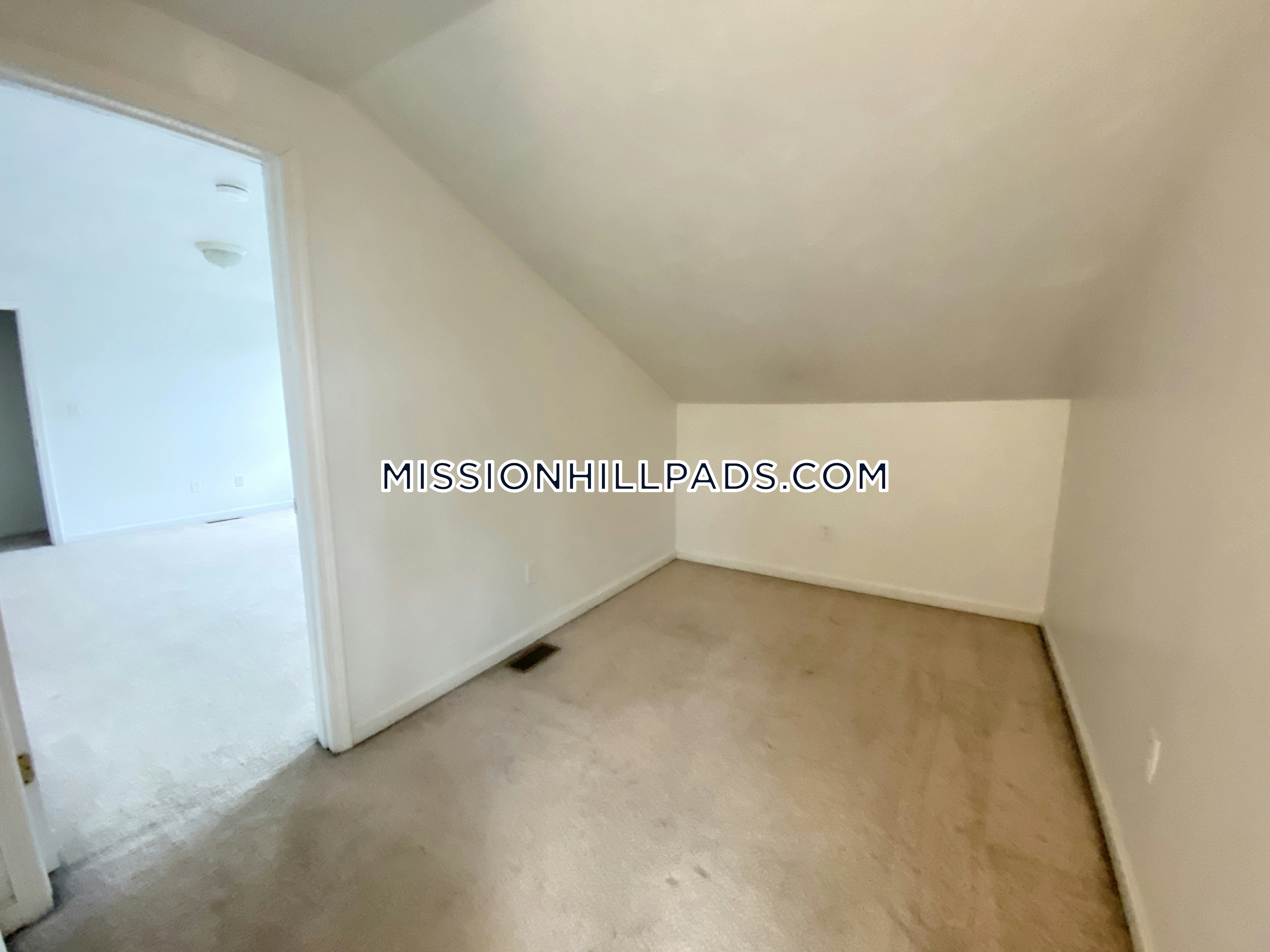 3 bed, 2.5 bath apartment for rent at 174 Calumet St Unit 1, Mission Hill — photo 24 of 32
