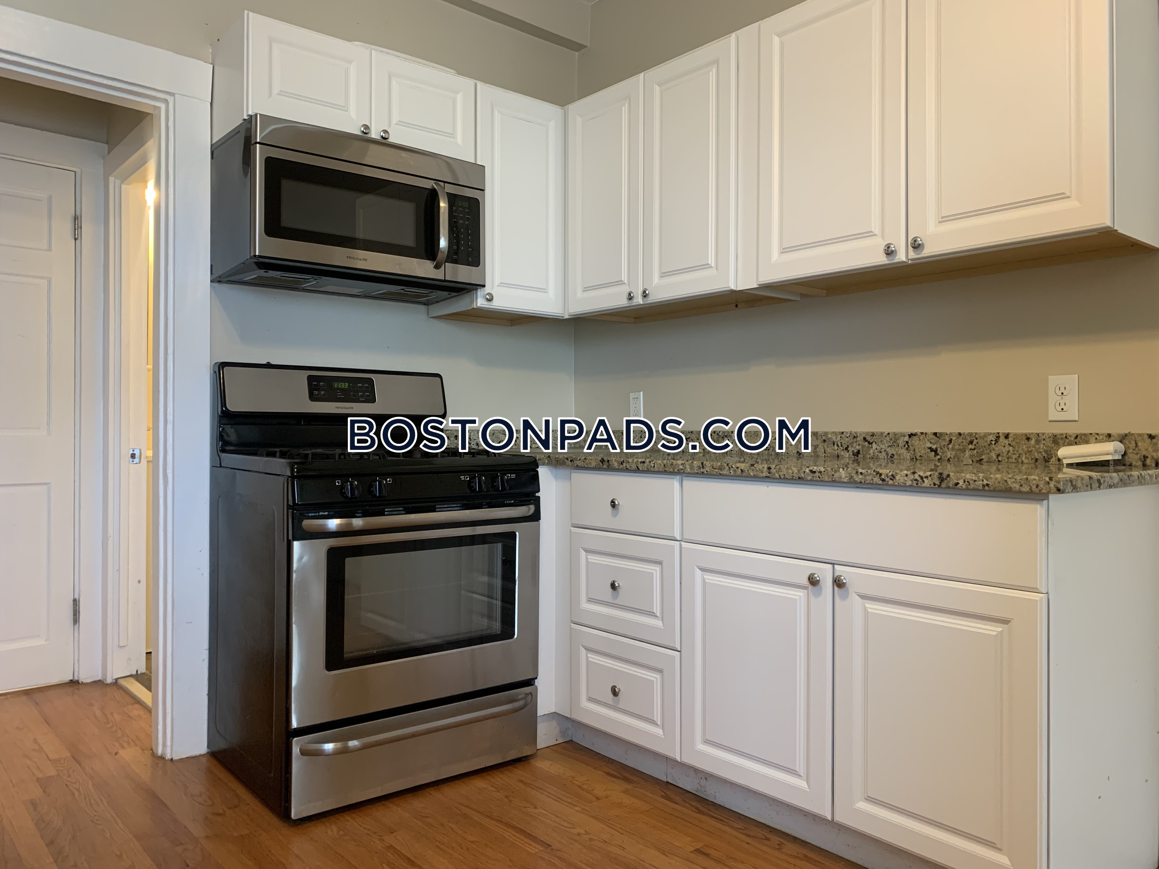 3 bed, 1 bath apartment for rent at 515 Medford St, Winter Hill