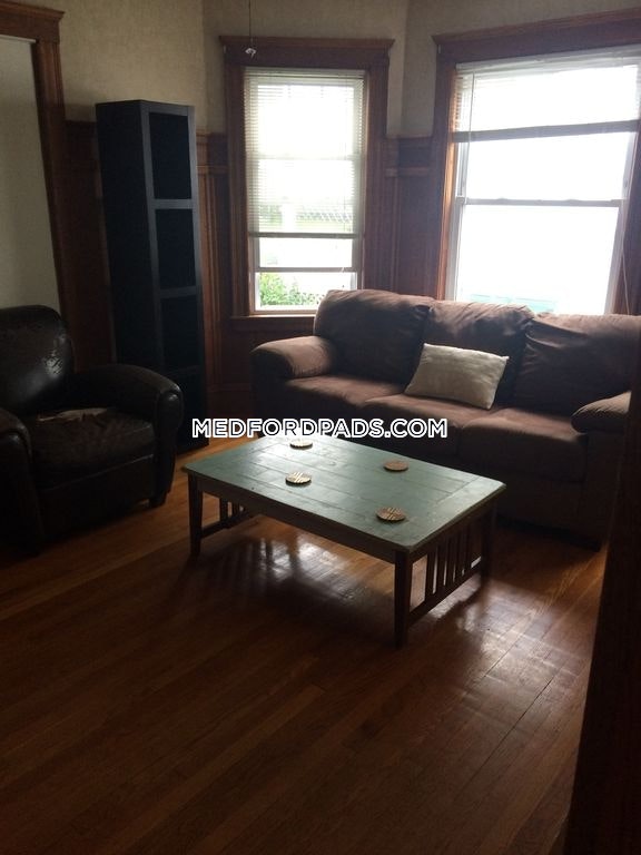 8+ bed, 3 bath apartment for rent at 57 Quincy St Unit 57, Tufts University — photo 2 of 6