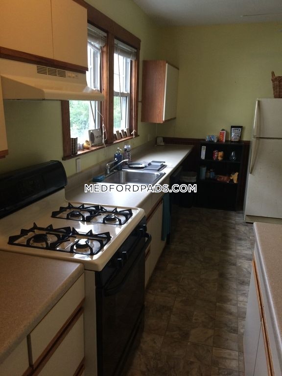 8+ bed, 3 bath apartment for rent at 57 Quincy St Unit 57, Tufts University — photo 4 of 6