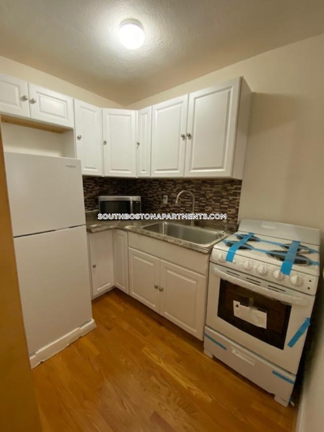 1 bed, 1 bath apartment for rent at 21 Boston St Unit 2, South Boston — photo 5 of 18