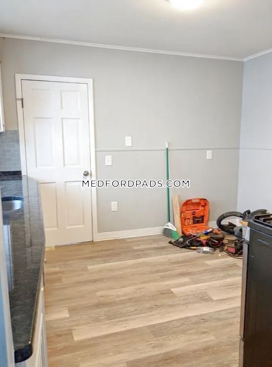 4 bed, 1 bath apartment for rent at 288 Boston Ave Unit 2, Tufts University — photo 2 of 44