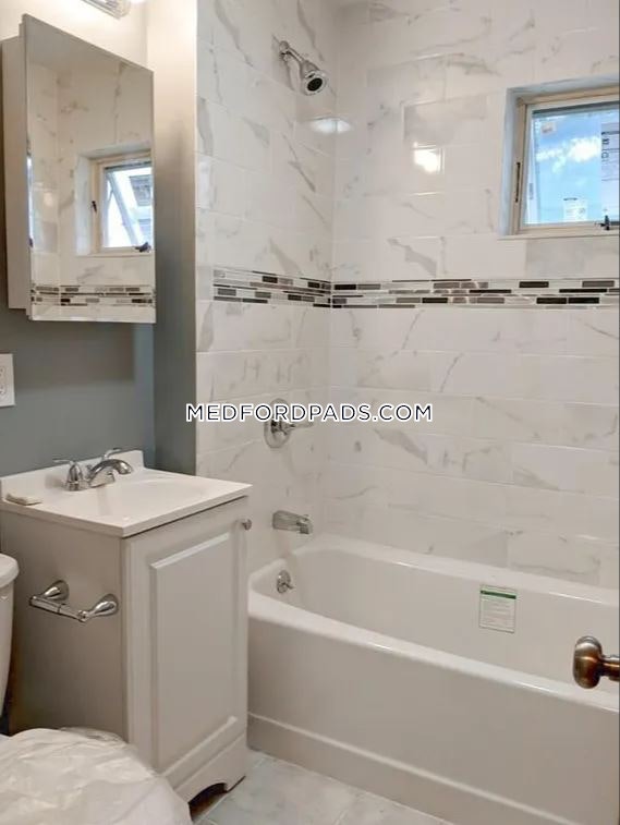 4 bed, 1 bath apartment for rent at 288 Boston Ave Unit 2, Tufts University — photo 4 of 44