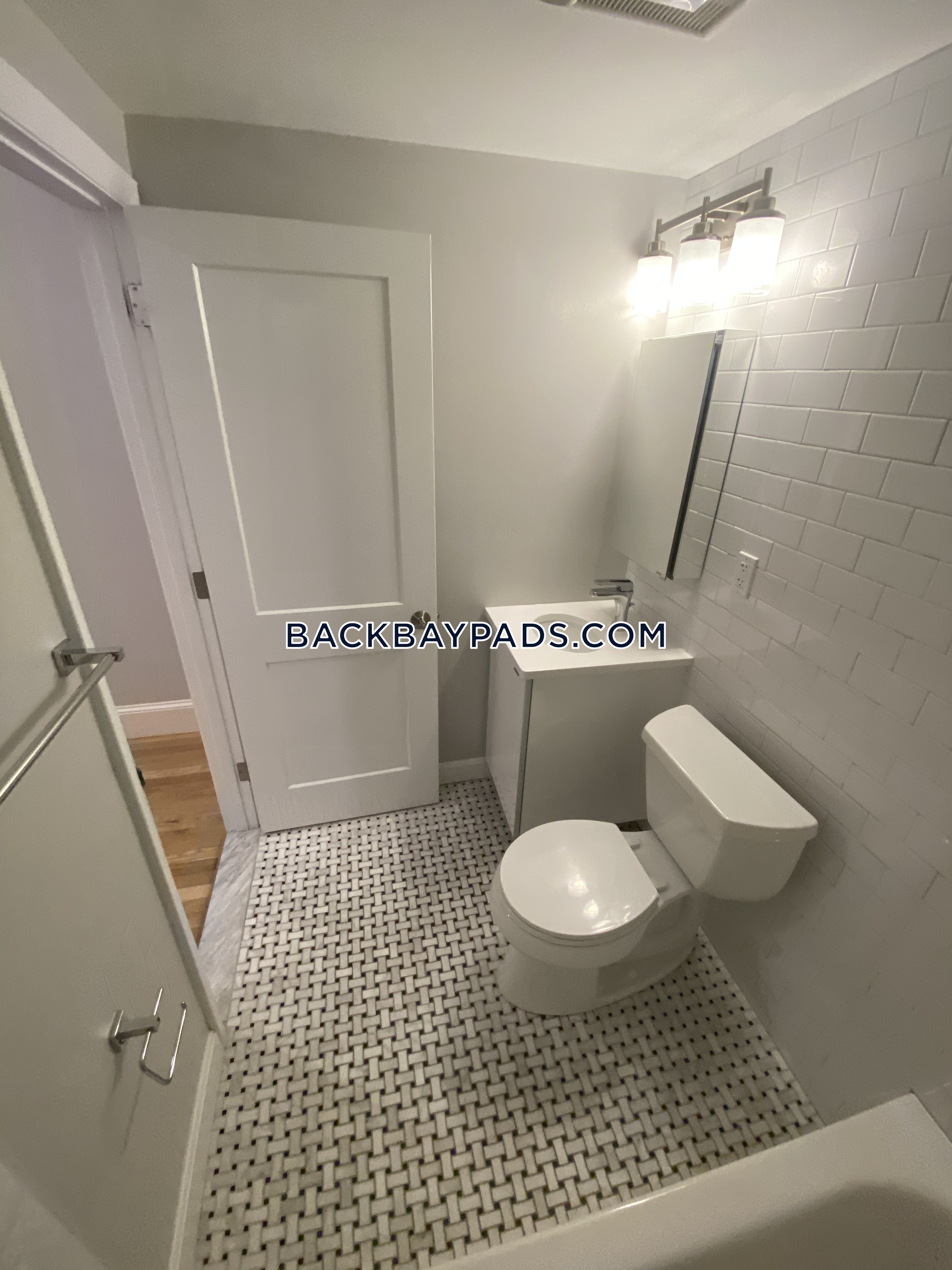 2 bed, 1 bath apartment for rent at 829 Boylston St Unit 101, Back Bay — photo 10 of 11