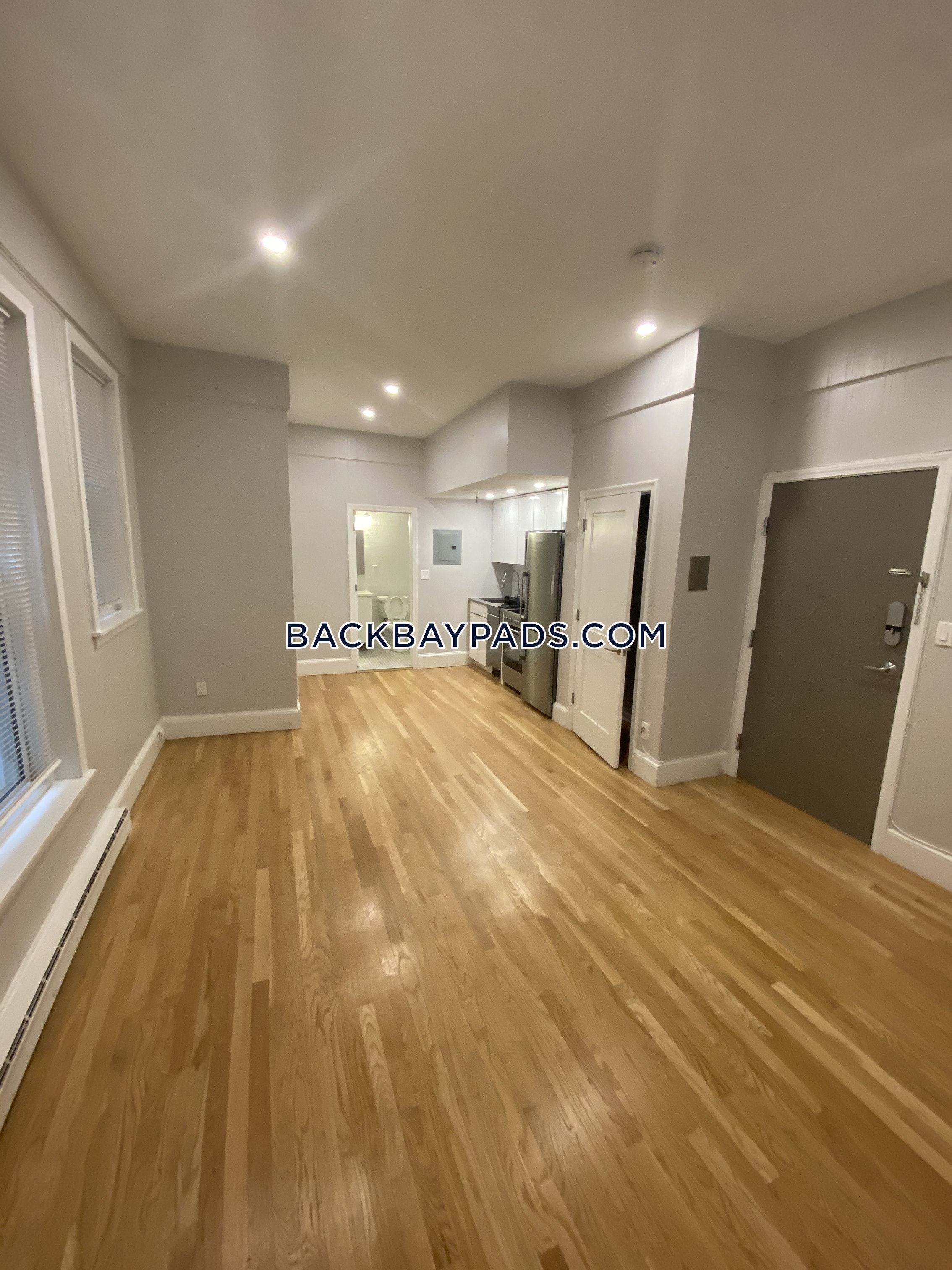 2 bed, 1 bath apartment for rent at 829 Boylston St Unit 101, Back Bay — photo 3 of 11