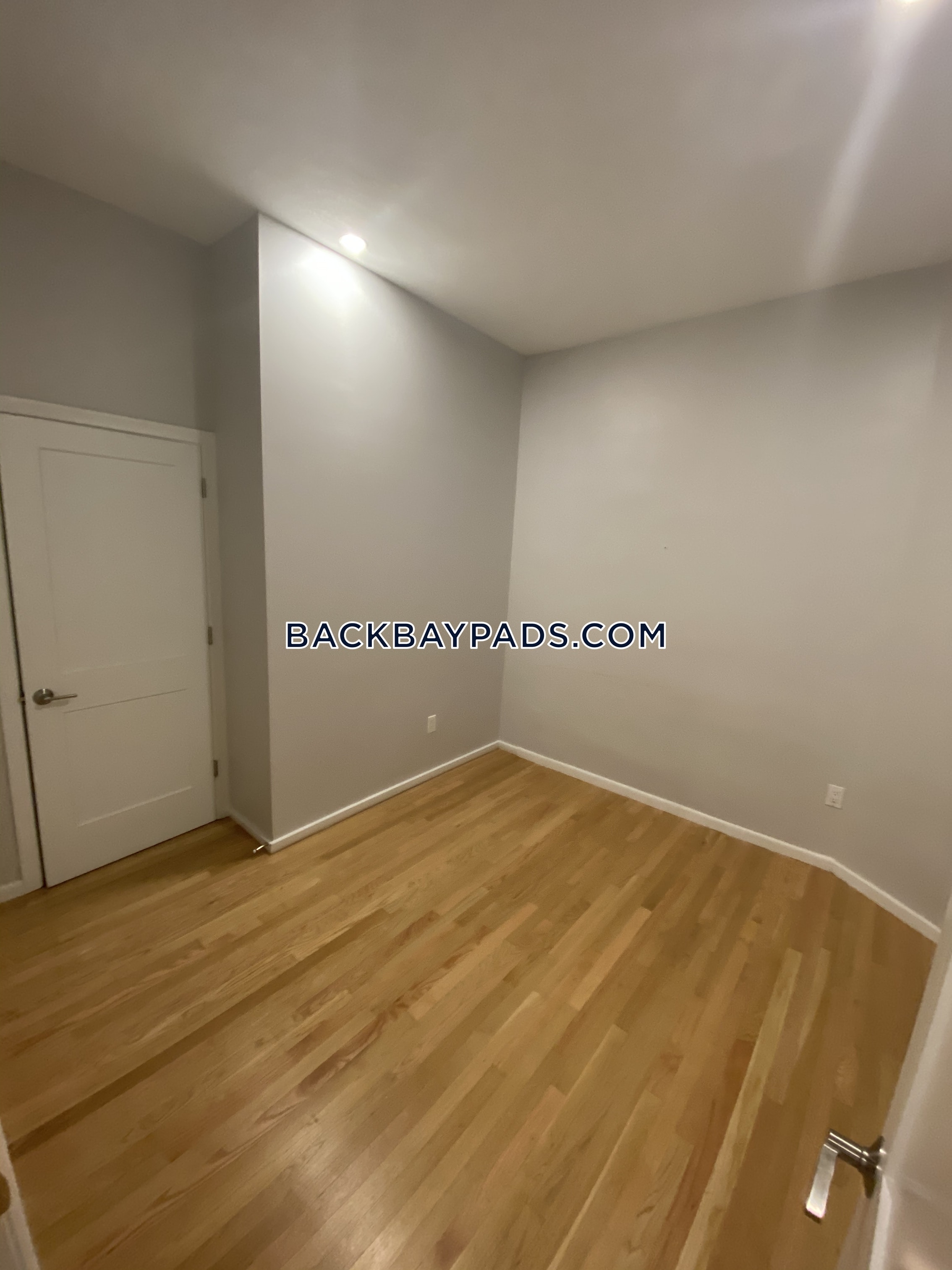 2 bed, 1 bath apartment for rent at 829 Boylston St Unit 101, Back Bay — photo 8 of 11