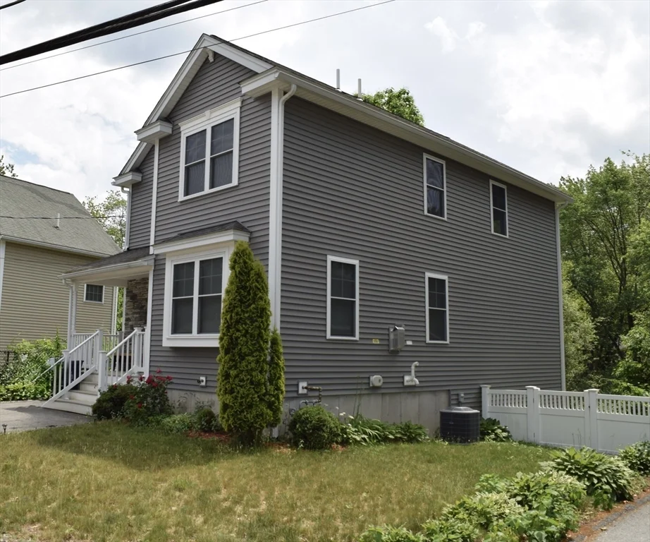 142 Grove Ave, Wilmington