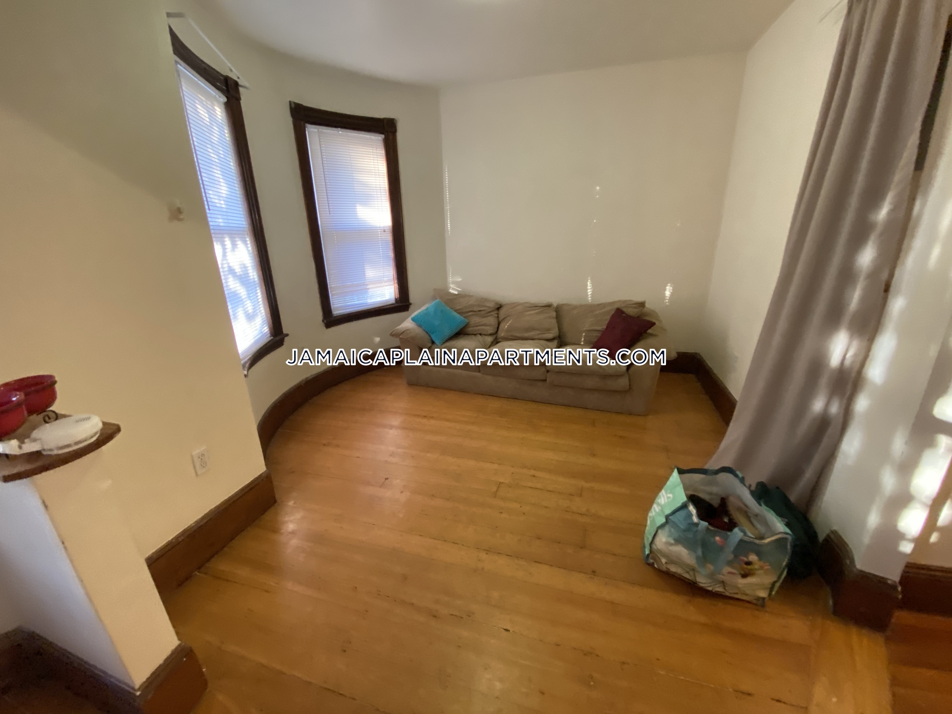 5 bed, 2 bath apartment for rent at 47 Creighton St Unit 3, Jamaica Plain — photo 26 of 117