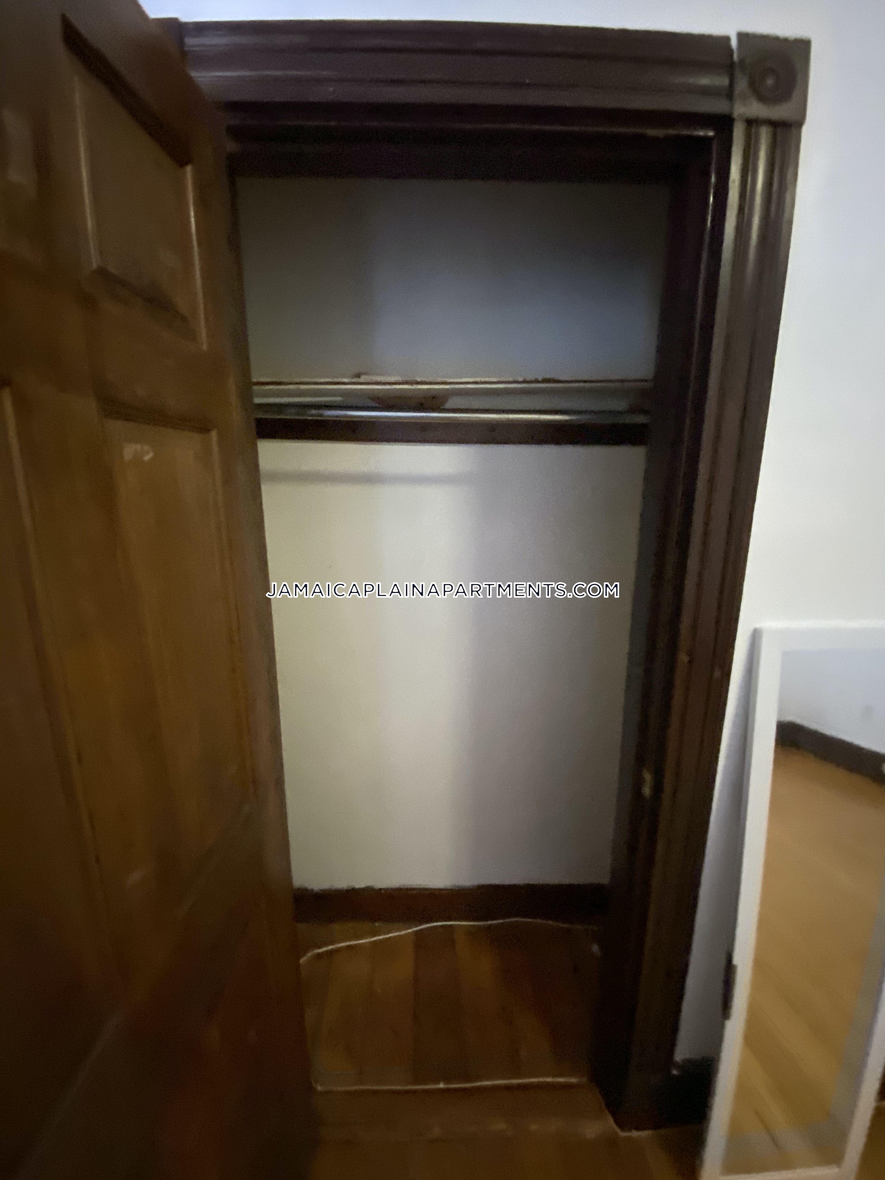 5 bed, 2 bath apartment for rent at 47 Creighton St Unit 3, Jamaica Plain — photo 30 of 117