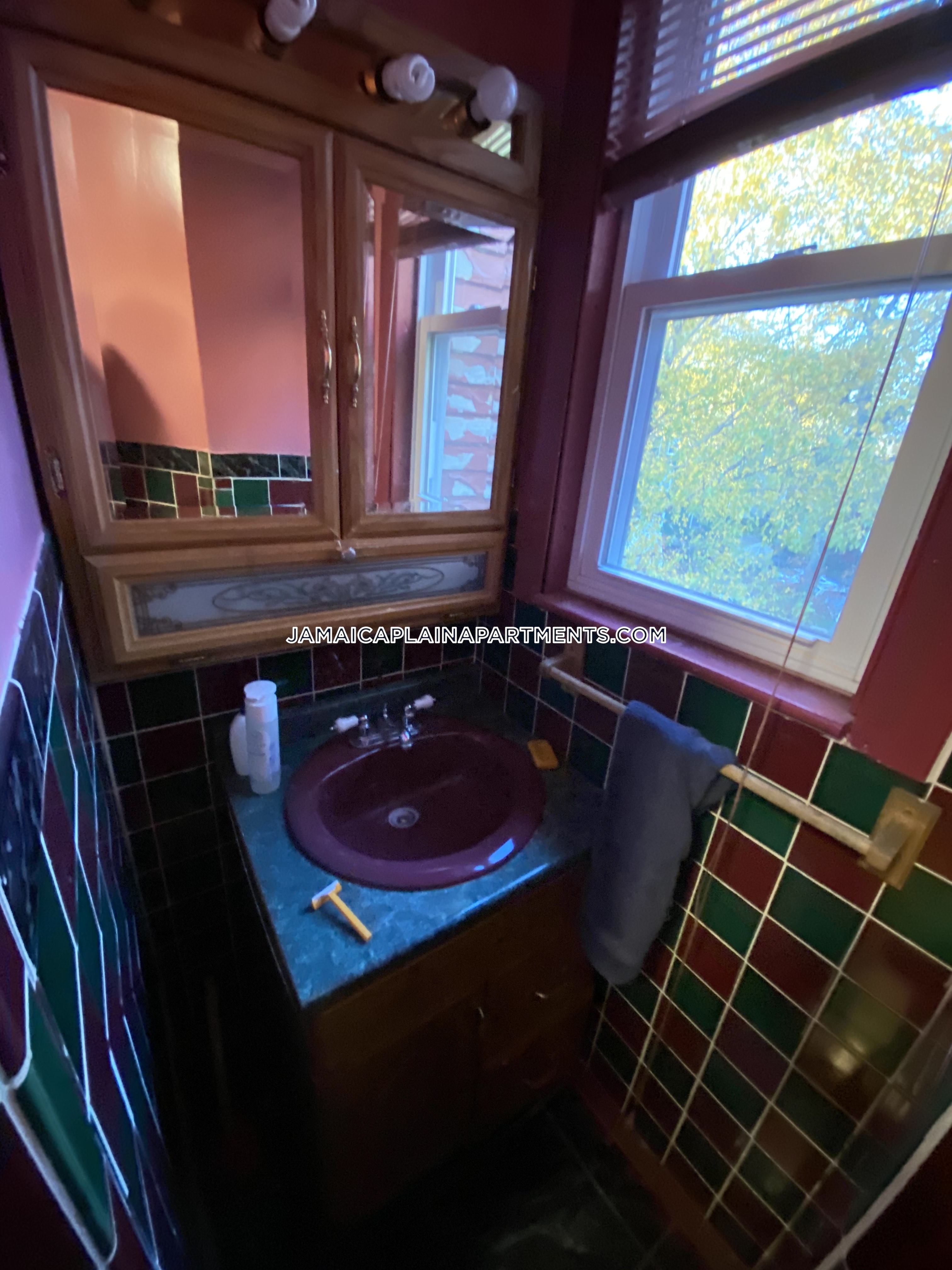 5 bed, 2 bath apartment for rent at 47 Creighton St Unit 3, Jamaica Plain — photo 38 of 117