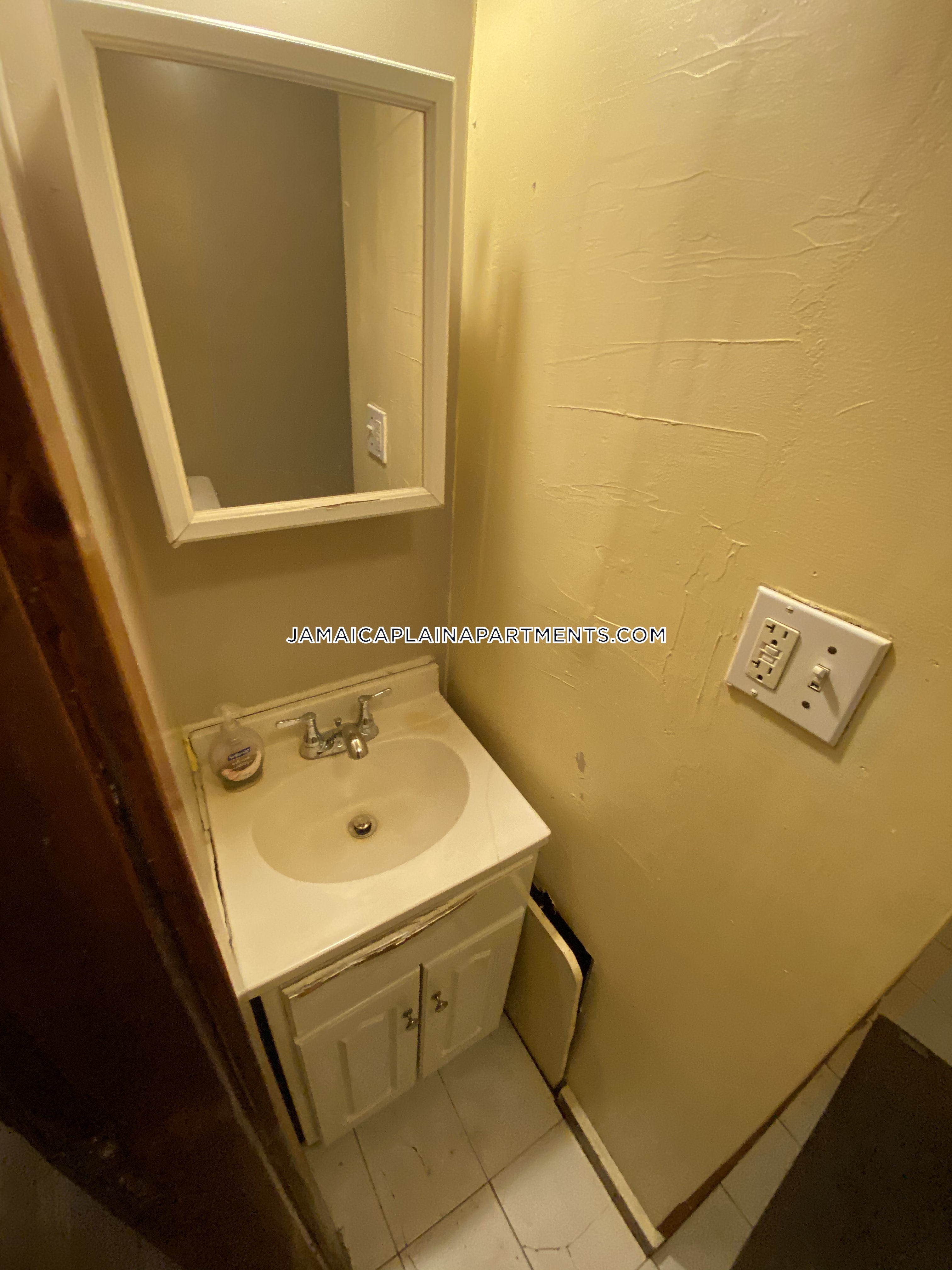 5 bed, 2 bath apartment for rent at 47 Creighton St Unit 3, Jamaica Plain — photo 60 of 117