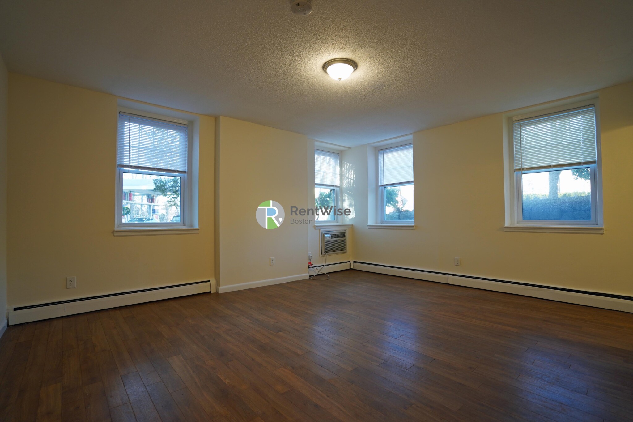 2018 Commonwealth Ave, Brighton