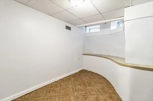 13-1R Mansfield St, Allston
