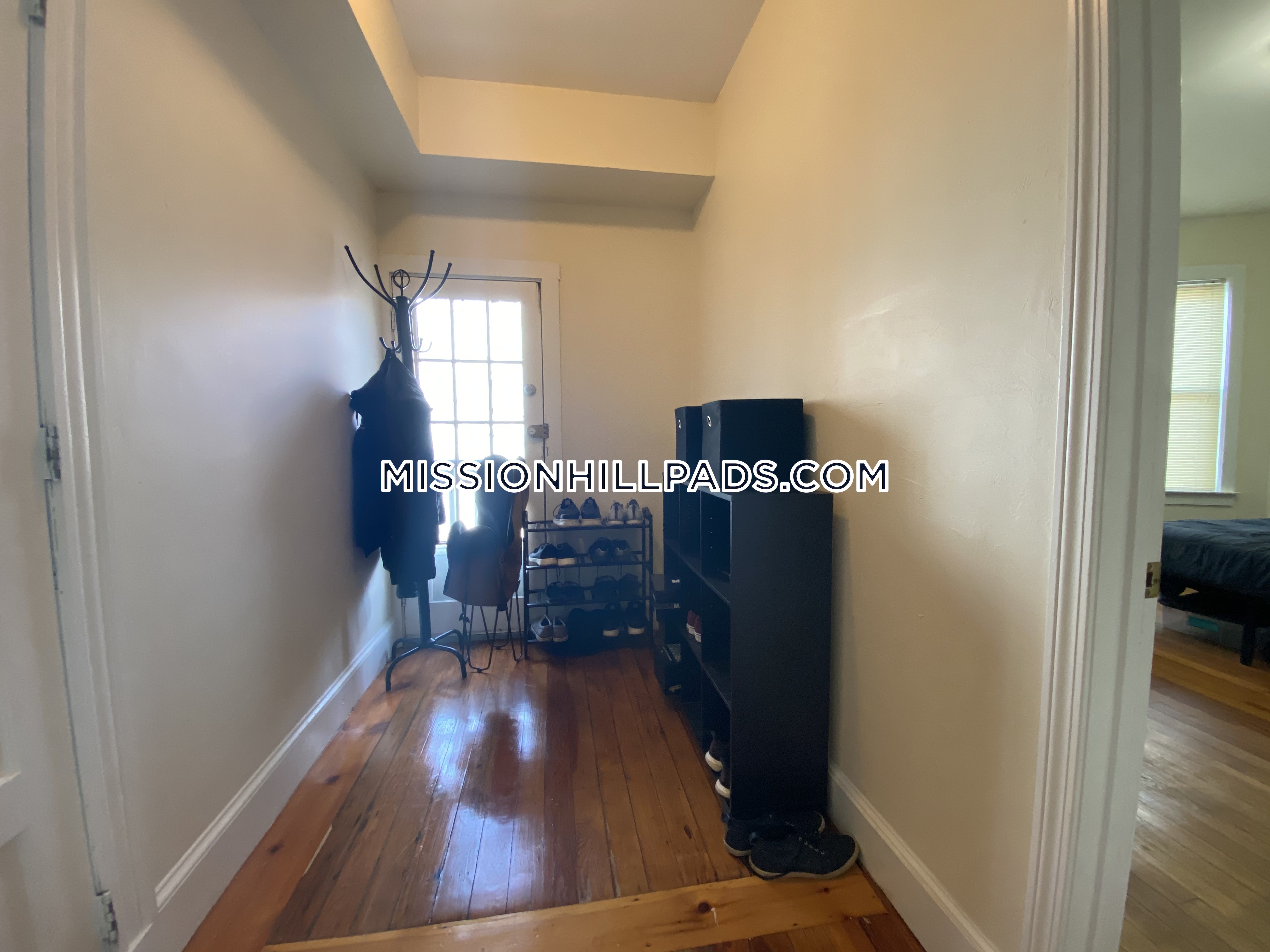 3 bed, 1 bath apartment for rent at 18 Lawn St Unit 2, Mission Hill — photo 1 of 12