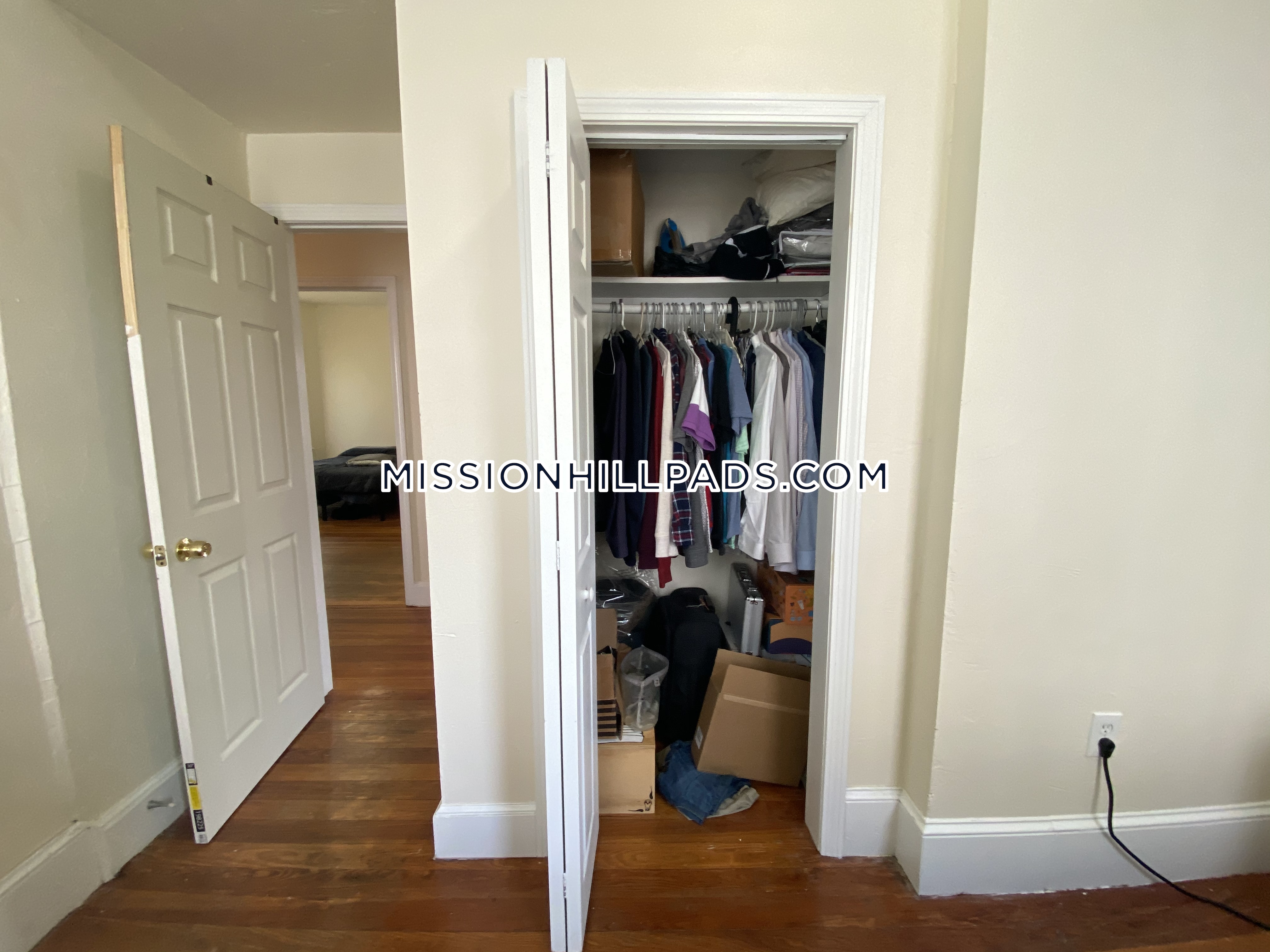 3 bed, 1 bath apartment for rent at 18 Lawn St Unit 2, Mission Hill — photo 3 of 12