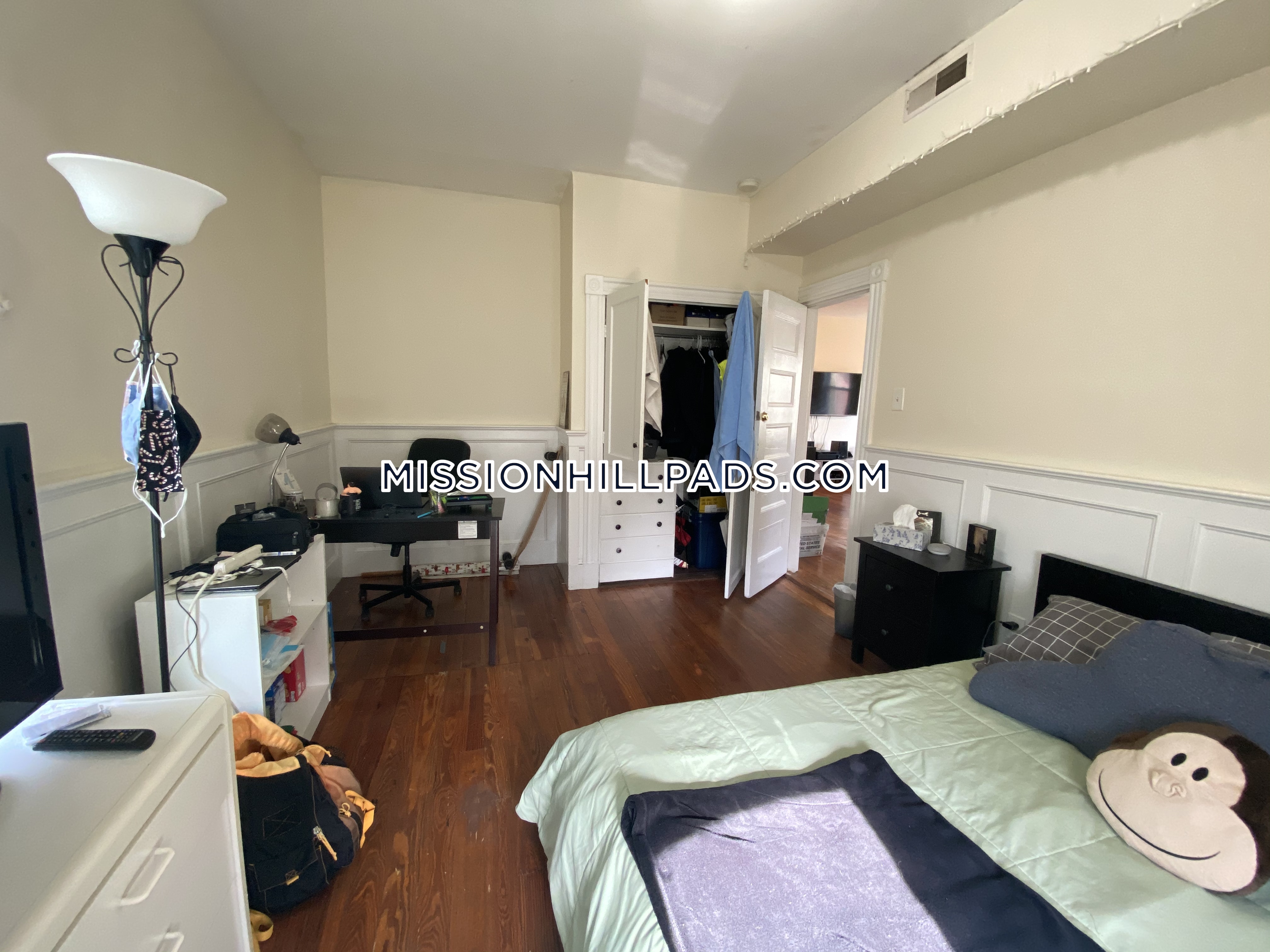 3 bed, 1 bath apartment for rent at 18 Lawn St Unit 2, Mission Hill — photo 7 of 12