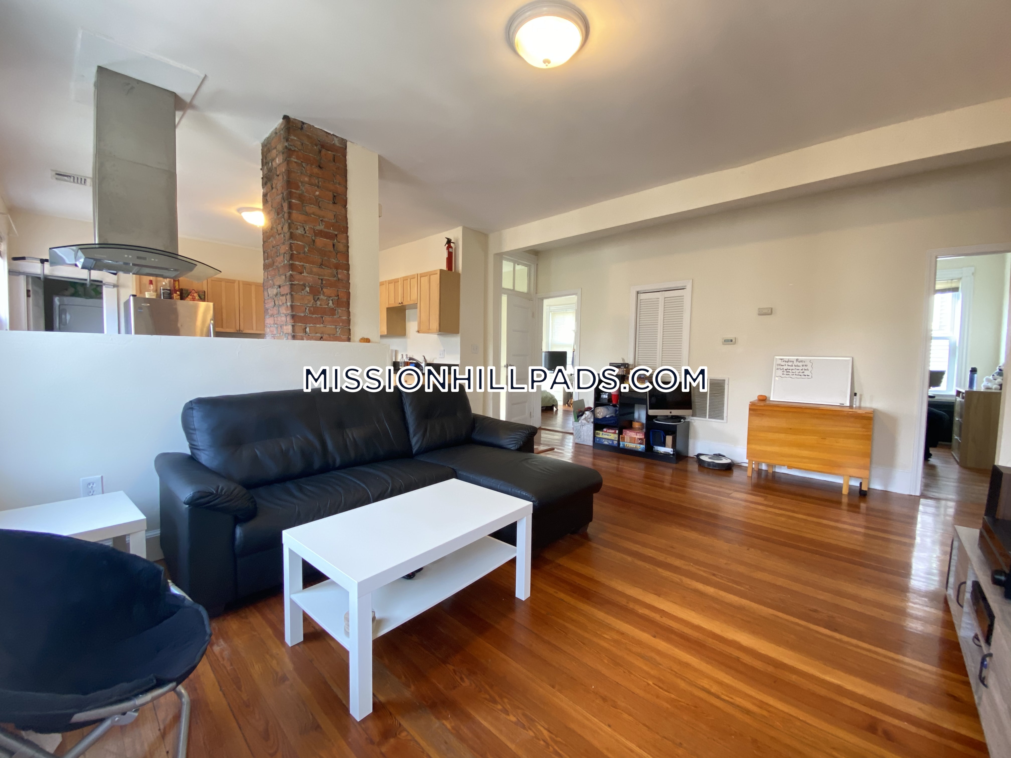 3 bed, 1 bath apartment for rent at 18 Lawn St Unit 2, Mission Hill — photo 8 of 12