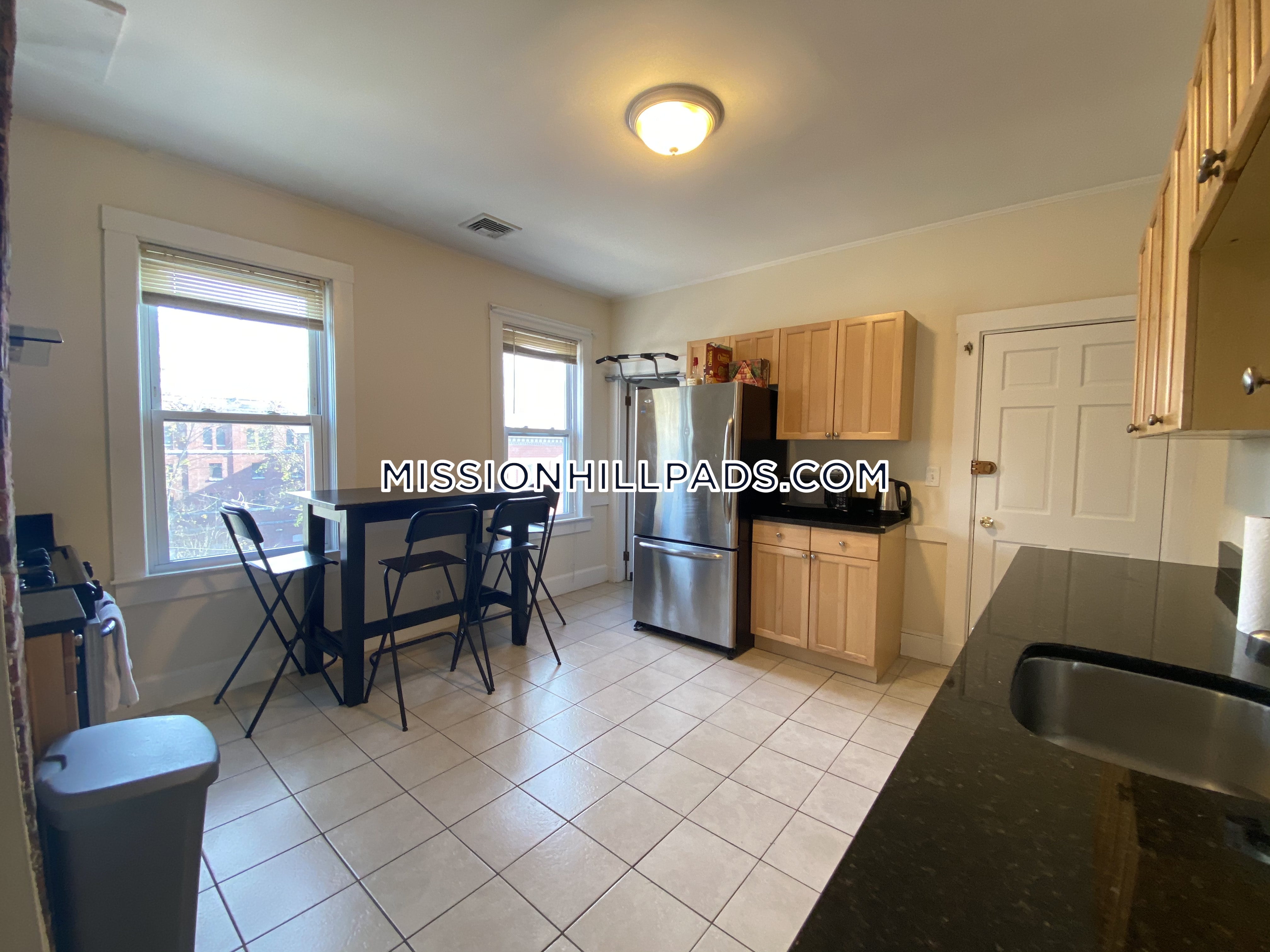 3 bed, 1 bath apartment for rent at 18 Lawn St Unit 2, Mission Hill — photo 9 of 12