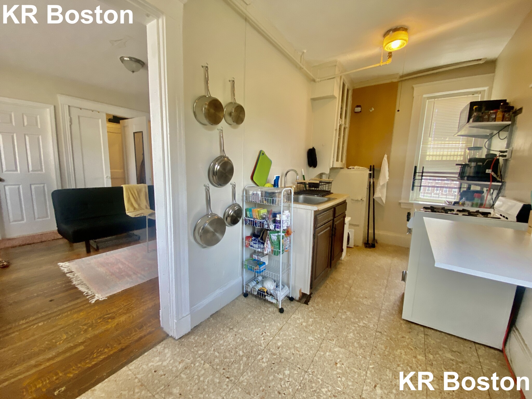 Studio bed, 1 bath apartment for rent at 1607 Commonwealth Ave Unit 28, Brighton — photo 4 of 5
