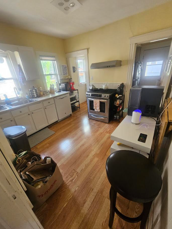 34 Sunset Rd, West Somerville