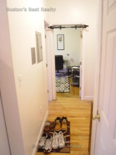 Studio bed, 1 bath apartment for rent at 27 Saint Lukes Rd Unit 7, Allston — photo 4 of 4