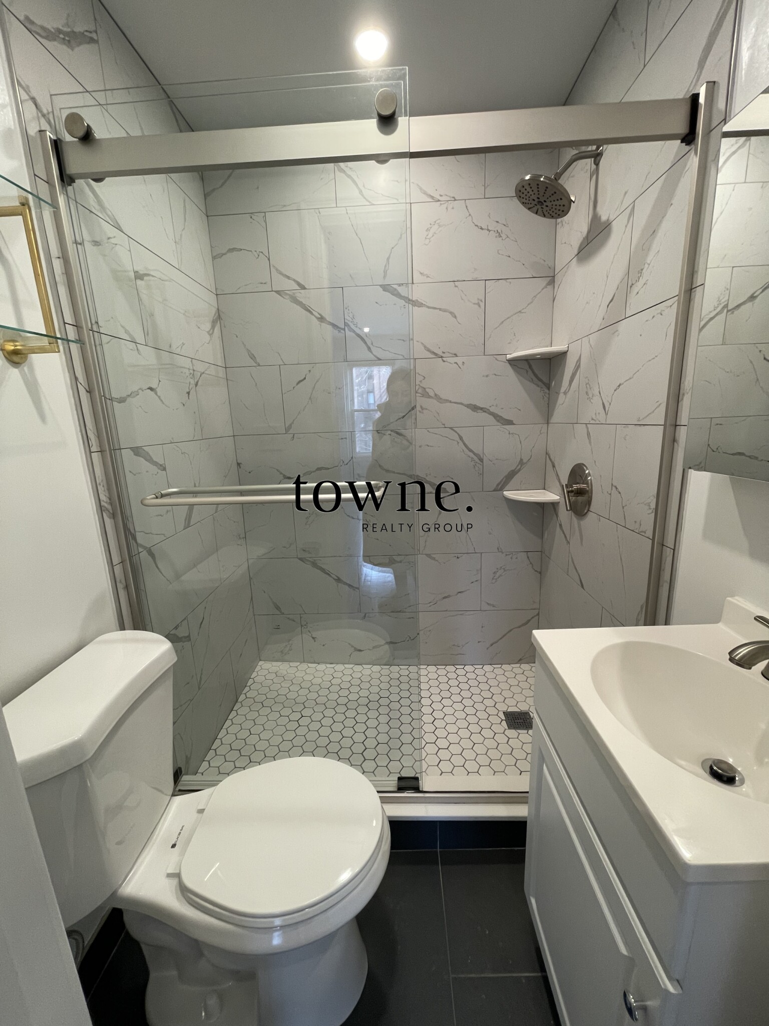 225 Newbury St, Back Bay