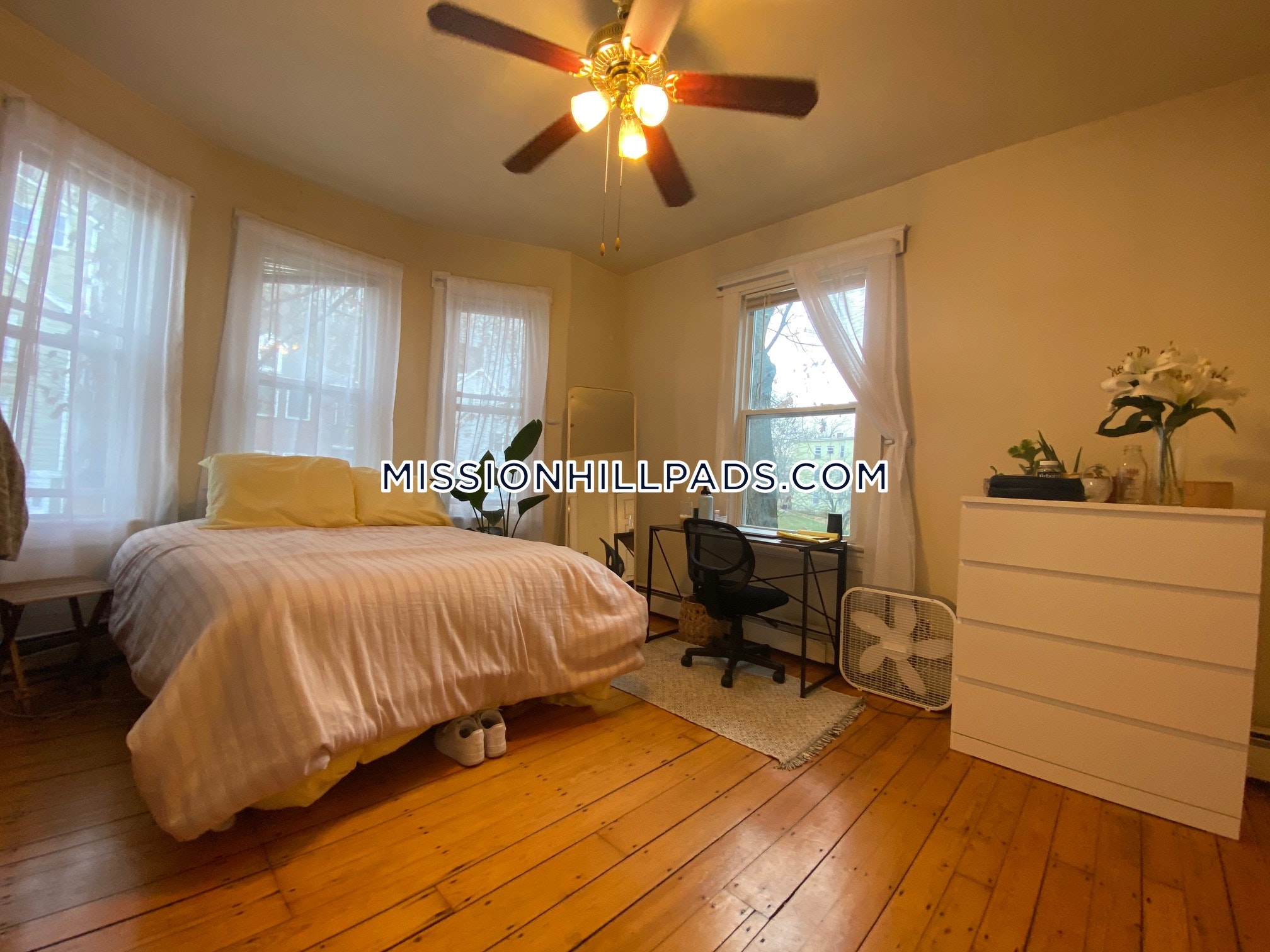 3 bed, 1 bath apartment for rent at 19 Sachem St Unit 3, Mission Hill — photo 5 of 16