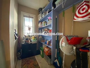 3 bed, 1 bath apartment for rent at 22 Fisher Ave Unit 1, Mission Hill — photo 2 of 24