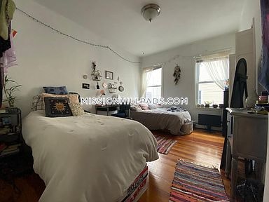 3 bed, 1 bath apartment for rent at 22 Fisher Ave Unit 1, Mission Hill — photo 6 of 24