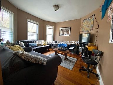 3 bed, 1 bath apartment for rent at 22 Fisher Ave Unit 1, Mission Hill — photo 12 of 24
