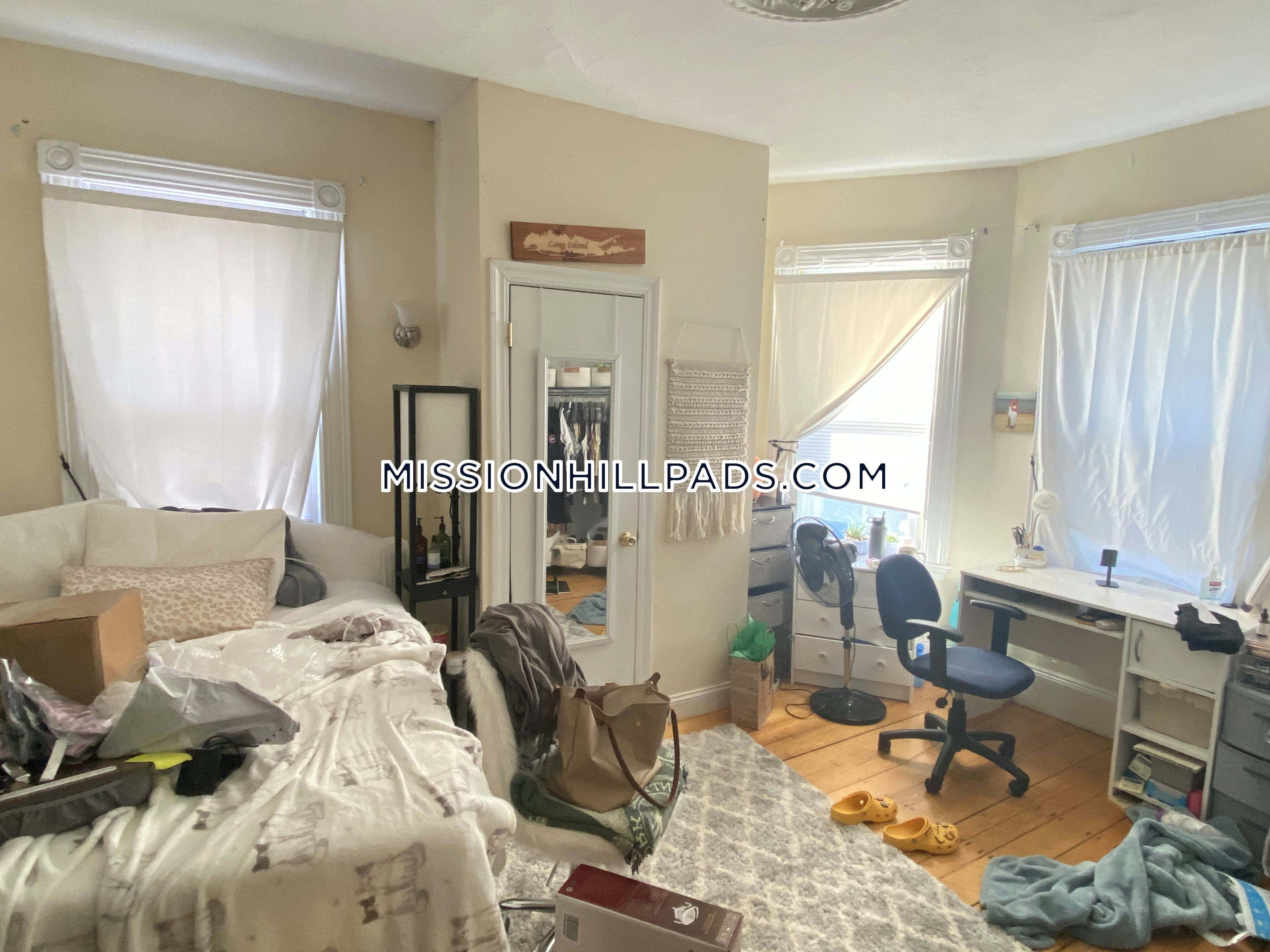 4 bed, 1 bath apartment for rent at 130 Calumet St Unit 2, Mission Hill — photo 7 of 15