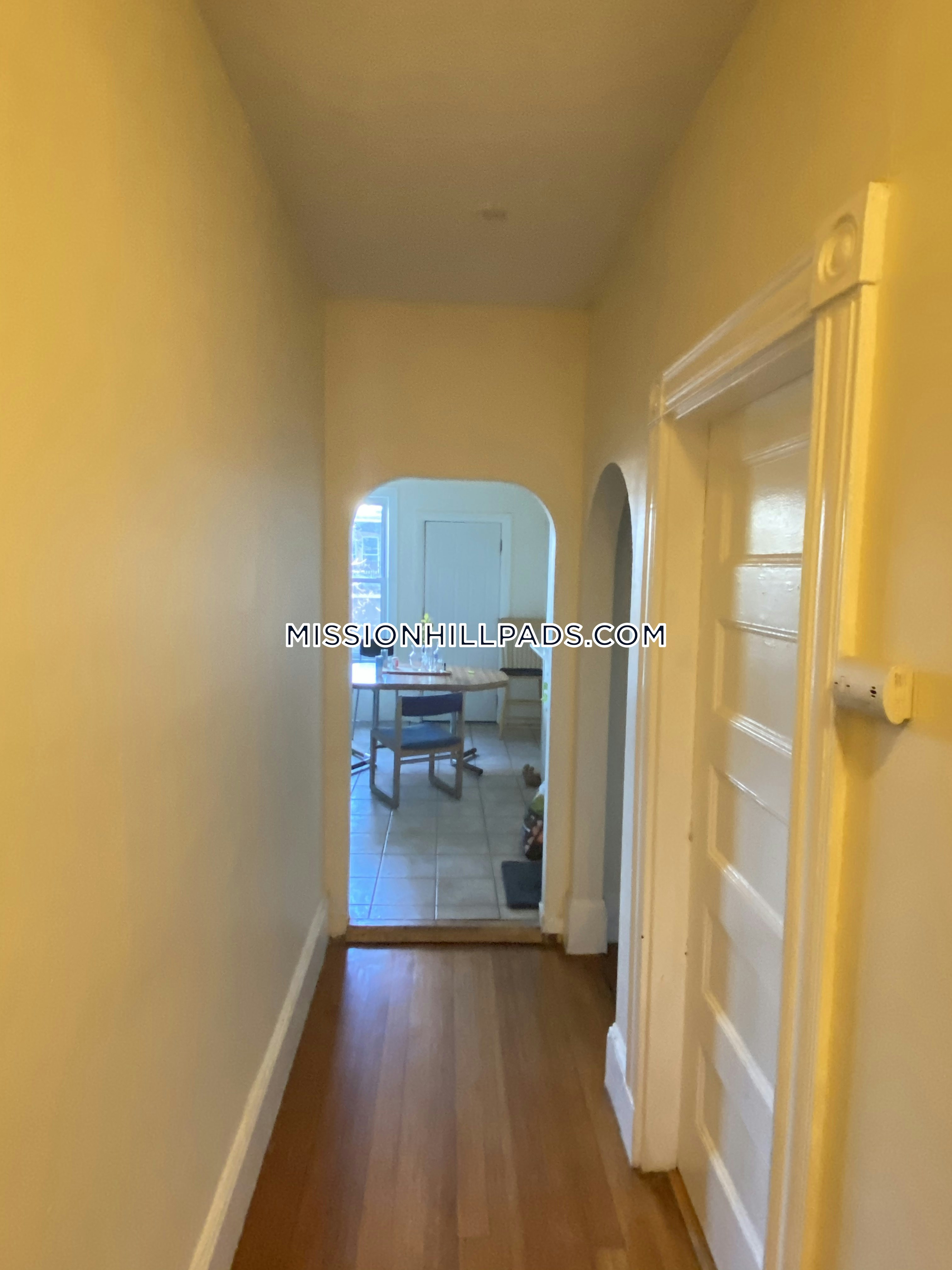 4 bed, 1 bath apartment for rent at 130 Calumet St Unit 2, Mission Hill — photo 9 of 15