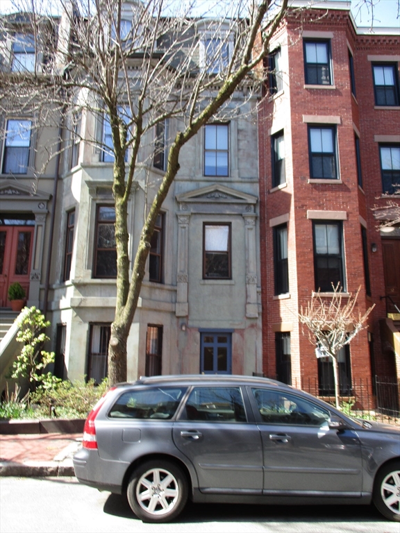 30 Holyoke St, South End